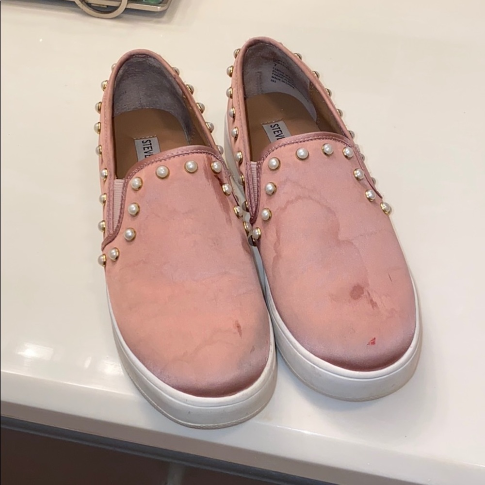 Steve madden pink satin pearl slip ons